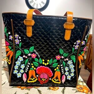 La Reina Classic Tote by Consuela lightly used